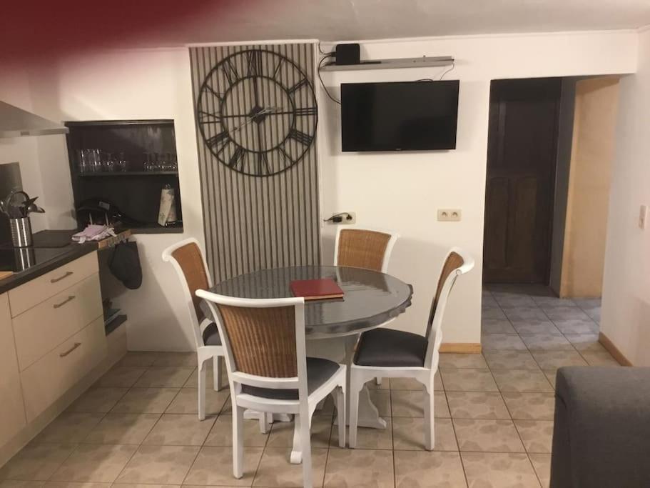 Gite Les 7 Frenes Vaux-sur-Sure Buitenkant foto